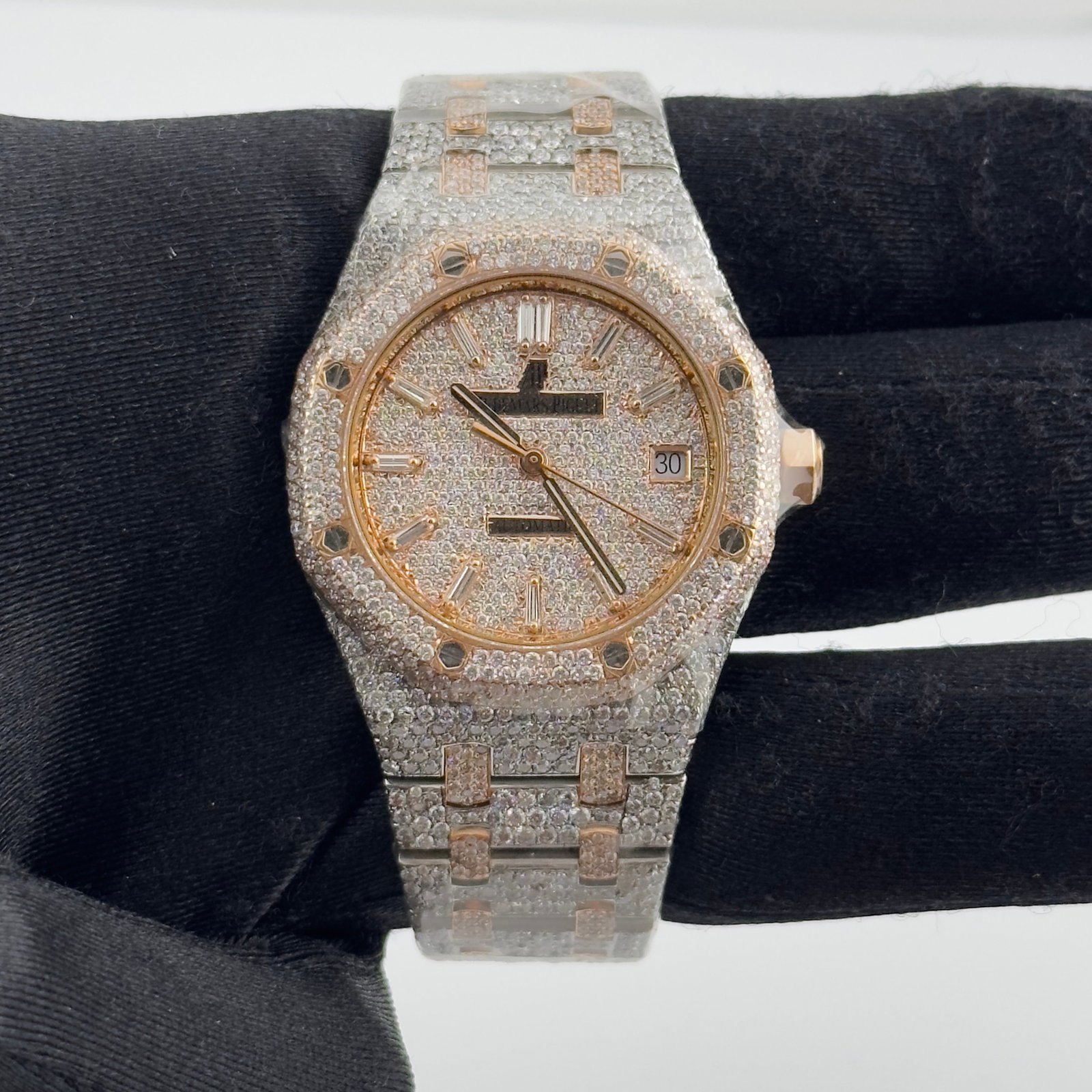 Diamond Audemars Piguet Royal Oak Ref 15450SR Watch with Papers 2017: Diamond Audemars Piguet Royal Oak Ref 15450SR Watch with Papers 2017 This Audemars Piguet Royal Oak features a diamond-set dial, bezel, and bracelet. The watch is reference 15450SR and is suitable for