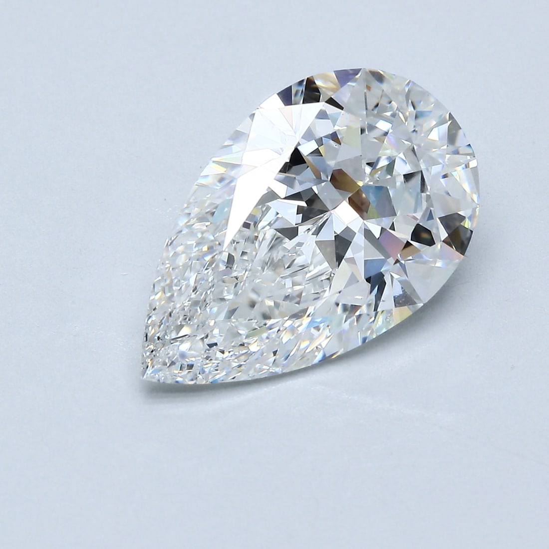 Loose Diamond - PEAR 5.07ct F VS2: Loose Diamond - PEAR 5.07ct F VS2 Source: Natural Mined Diamond Shape: PEAR Carats: 5.07 Color: F Clarity: VS2 Certification: GIA Condition: Pre-Owned PLEASE NOTE: Framed, Large, or heavy items do not