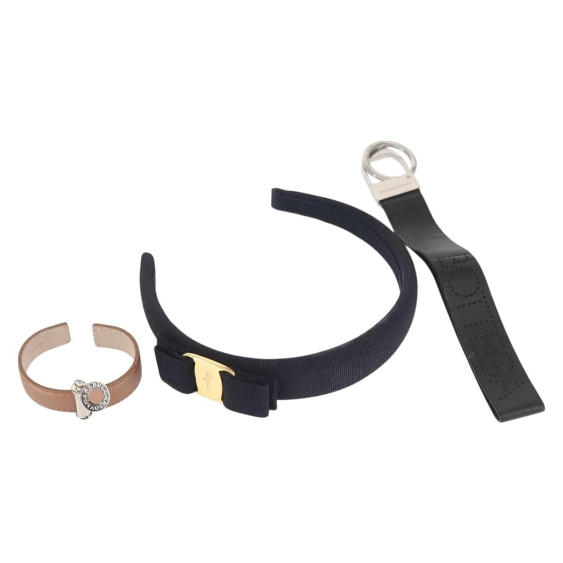 Salvatore Ferragamo Navy Pink Nylon Hair Tie Set Authentic 3 Pieces: Salvatore Ferragamo Navy Pink Nylon Hair Tie Set Authentic 3 Pieces This stylish hair tie from Salvatore Ferragamo features a chic combination of navy and pink nylon, perfect for adding a touch of ele