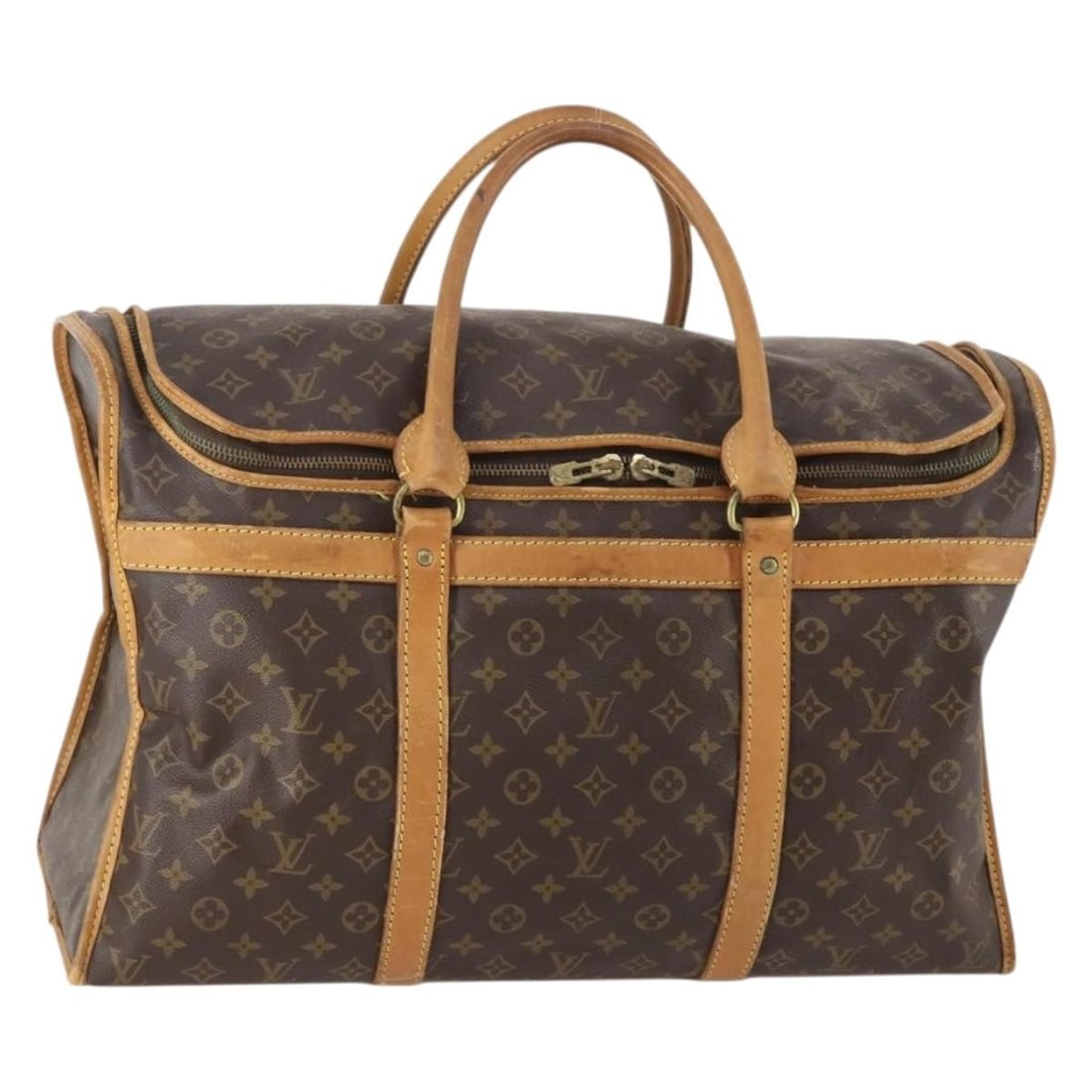 Louis Vuitton M41922 Sac Chasseur 55 Monogram Canvas Boston Bag: Louis Vuitton M41922 Sac Chasseur 55 Monogram Canvas Boston Bag Louis Vuitton Monogram Sac Chasseur 55 Boston Bag in Monogram Canvas, made in France. The bag is identified by product number M41922 and