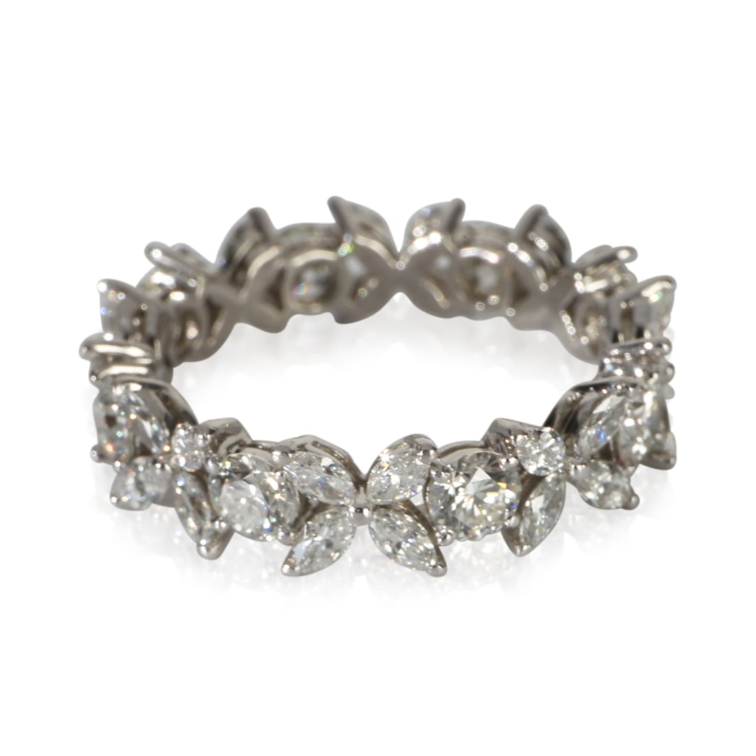Tiffany & Co. Victoria Platinum Diamond Ring Size 6: Tiffany & Co. Victoria Platinum Diamond Ring Size 6 This pre-owned Tiffany & Co. Victoria ring is crafted from platinum and features mixed-shape diamonds with a total carat weight of 1.93 ct. The diam