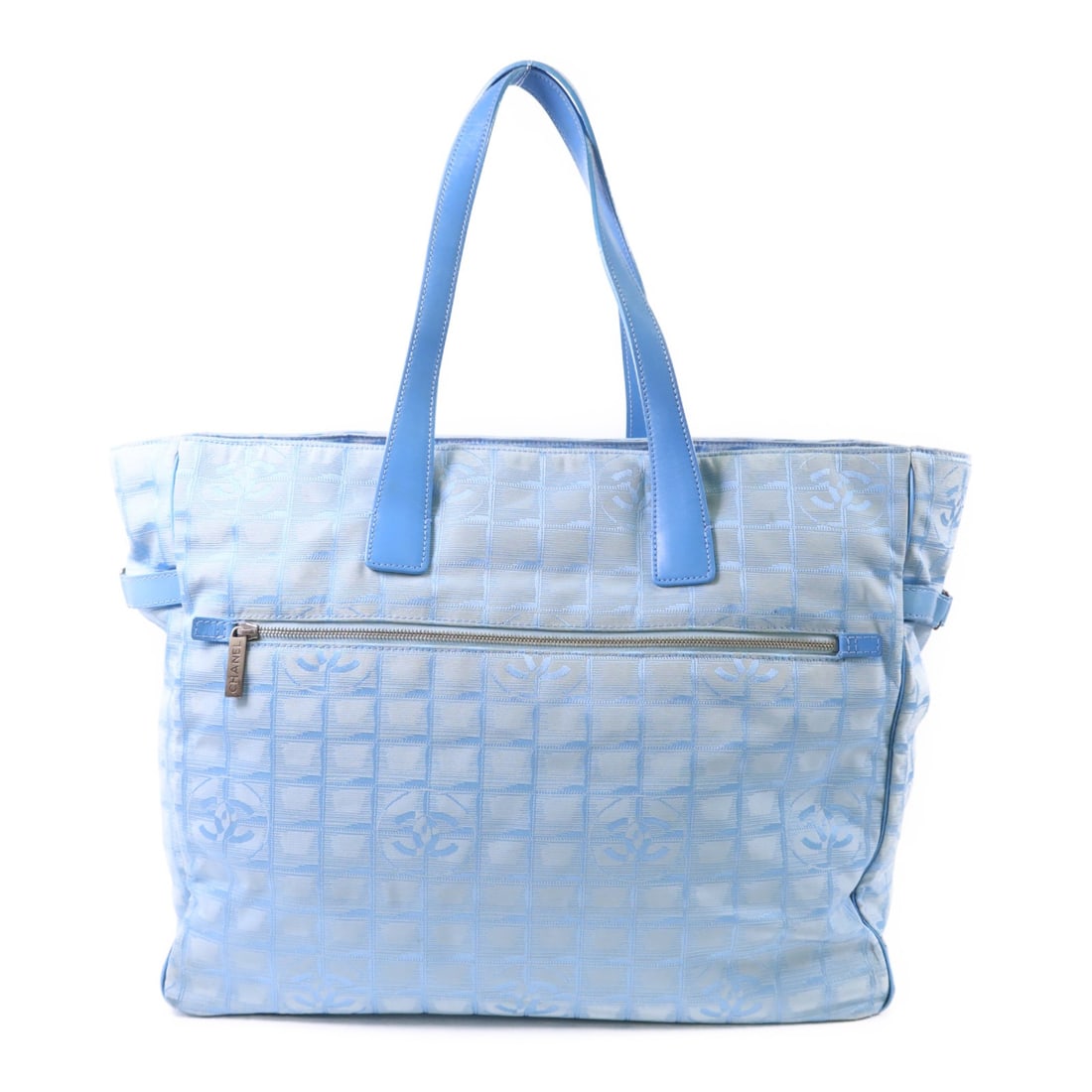 CHANEL Travel Line CC Tote Bag Nylon Blue Orange: CHANEL Travel Line CC Tote Bag Nylon Blue Orange CHANEL CC SHW Travel Line Tote Bag in nylon with a light blue and orange colorway. This women's tote bag was made in France and features a regular size