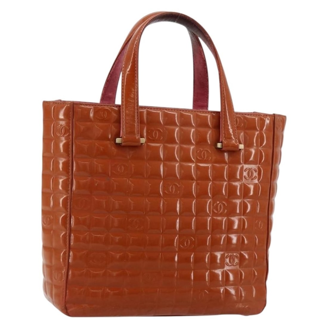 CHANEL Choco Bar Patent Leather Handbag Orange Gold CC: CHANEL Choco Bar Patent Leather Handbag Orange Gold CC CHANEL Choco Bar hand bag in orange patent leather with gold-tone CC hardware. Made in Italy, this bag measures approximately W25 x H24 x D8 cm w