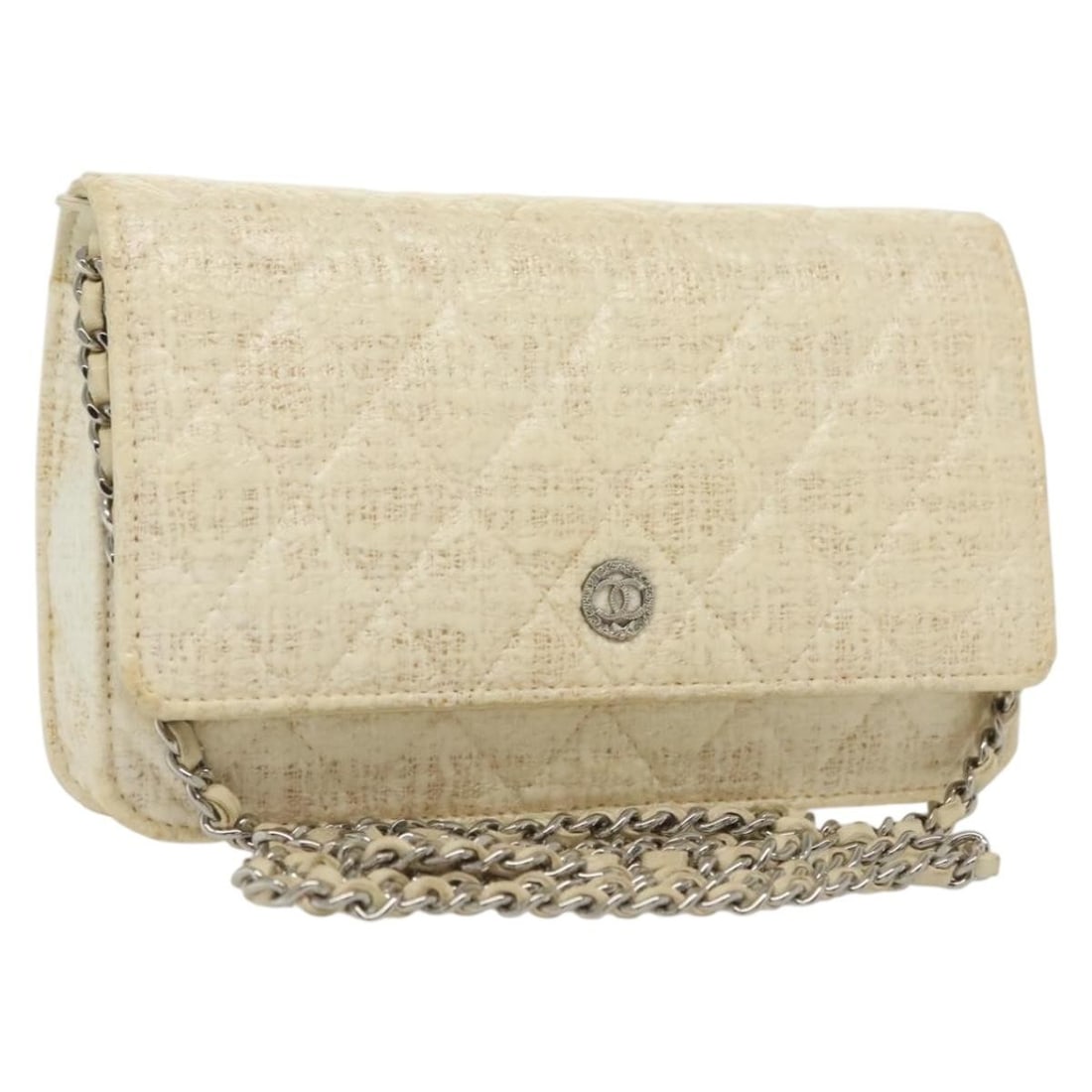 Chanel Matelasse CC Chain Wallet Shoulder Bag White Silver Coated Canvas: Chanel Matelasse CC Chain Wallet Shoulder Bag White Silver Coated Canvas CHANEL Matelasse Chain Wallet in white and silver, styled as a shoulder bag. It is made of coated canvas and was made in Italy.