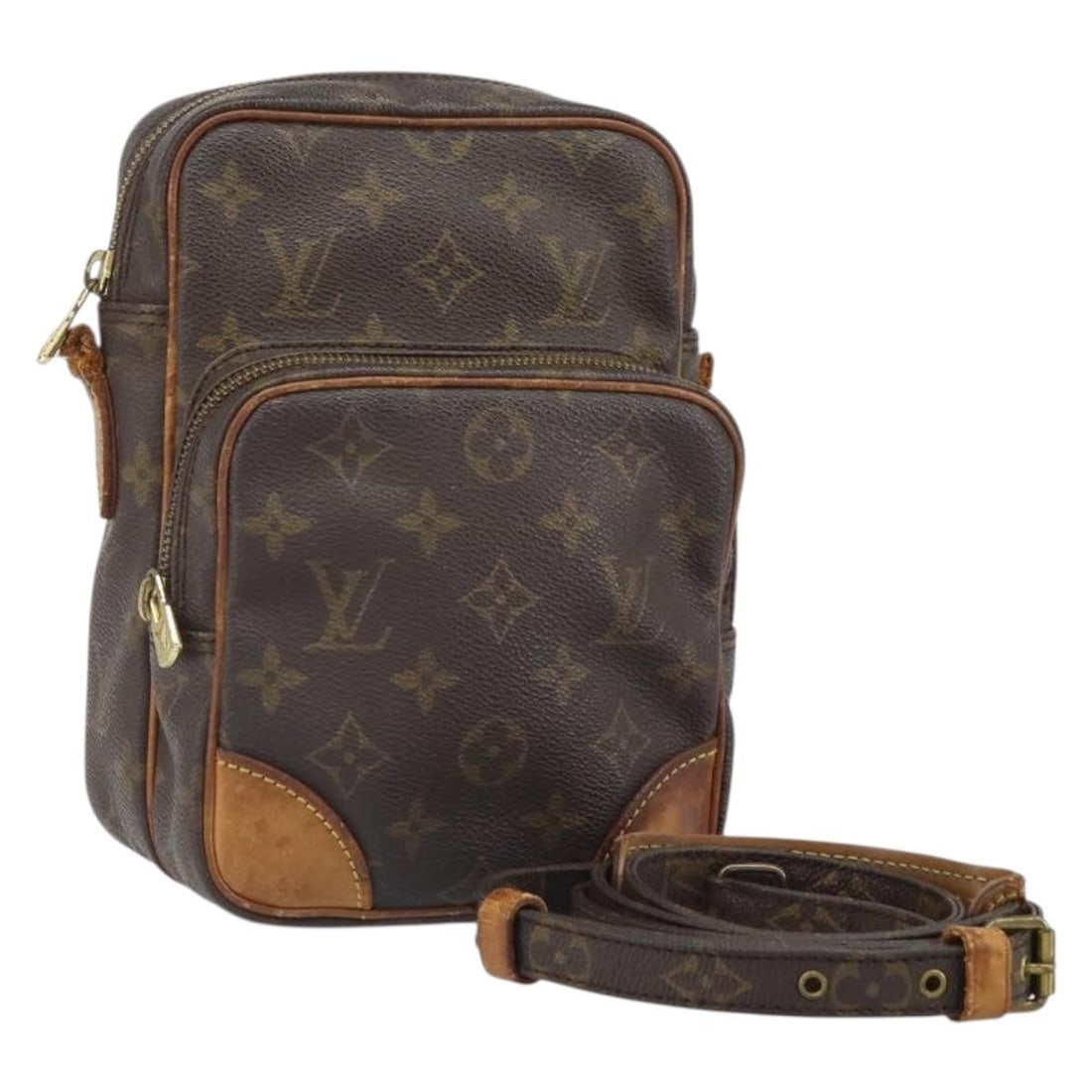 Louis Vuitton Amazon Monogram Canvas Shoulder Bag M45236 France: Louis Vuitton Amazon Monogram Canvas Shoulder Bag M45236 France This Louis Vuitton Monogram Amazon Shoulder Bag, model M45236, features the iconic monogram canvas and is made in France. The bag has a 