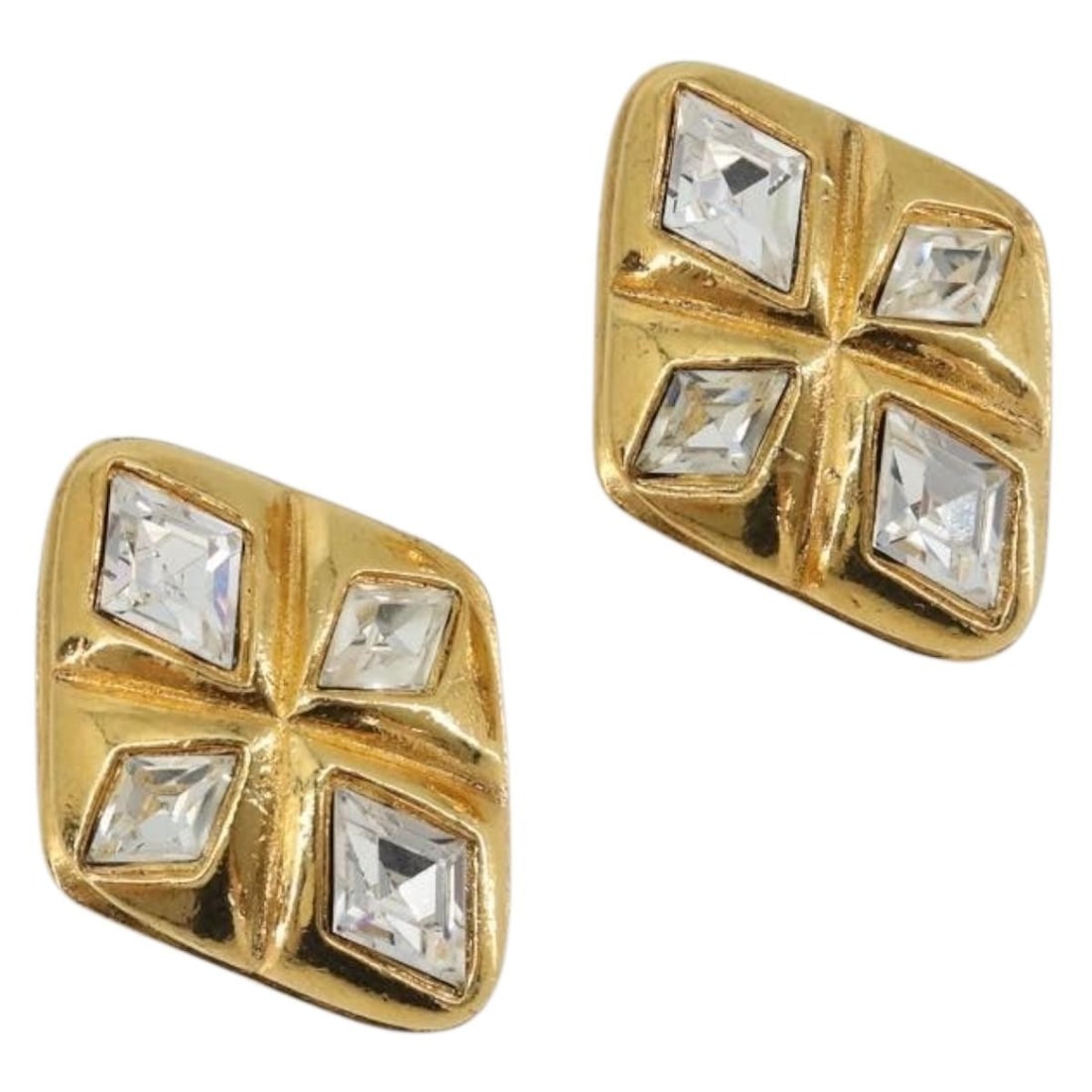 CHANEL CC Gold Tone Metal Earring France: CHANEL CC Gold Tone Metal Earring France Gold tone metal earrings made in France. The item is in heavily used condition with scratches and slight paint loss on the metal fittings. No item box or dust 