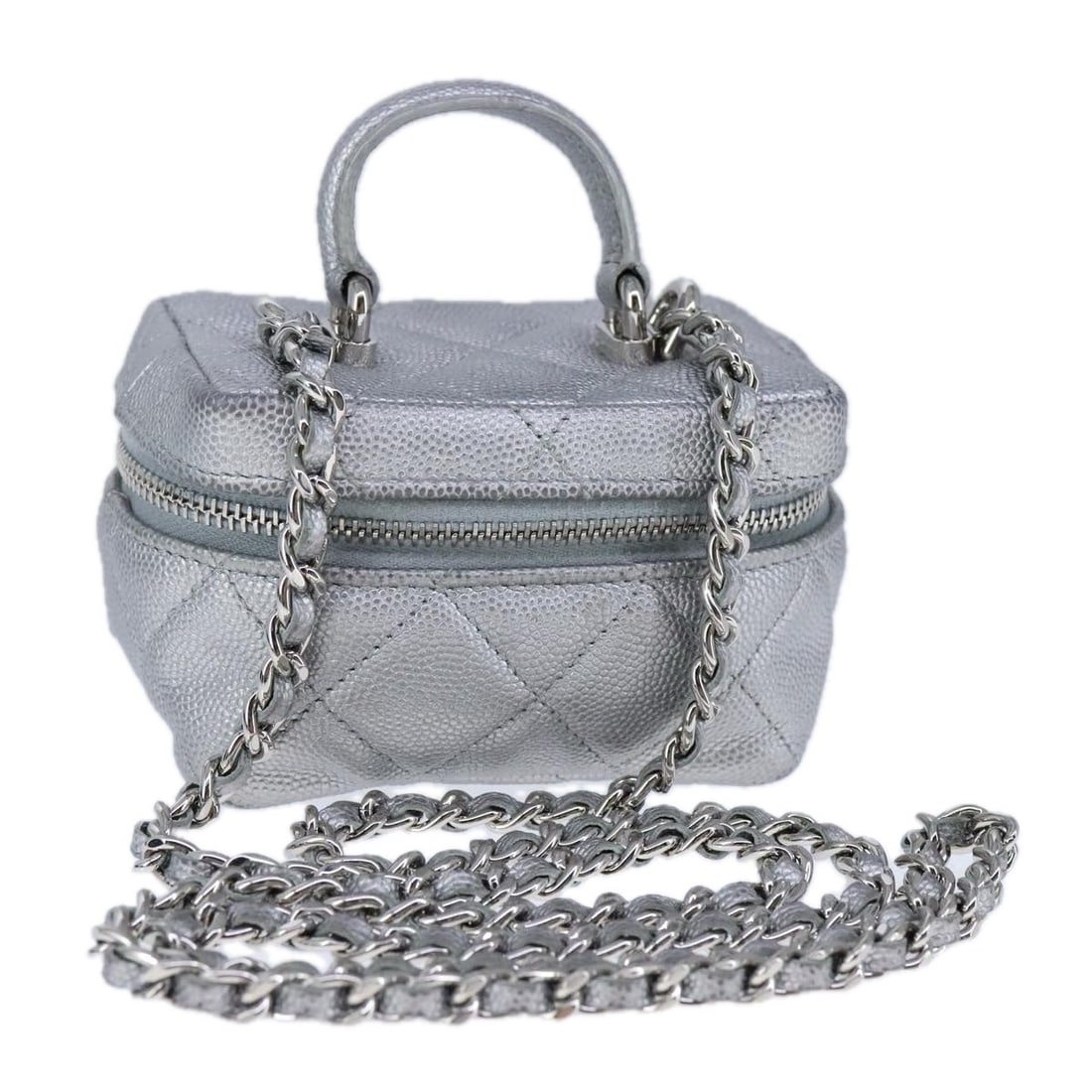 CHANEL Matelasse Caviar Skin 2way Hand Bag Silver CC: CHANEL Matelasse Caviar Skin 2way Hand Bag Silver CC CHANEL Matelasse hand bag in grained calf skin (caviar skin) with a silver exterior and 2-way design. It comes with a shoulder strap and includes a