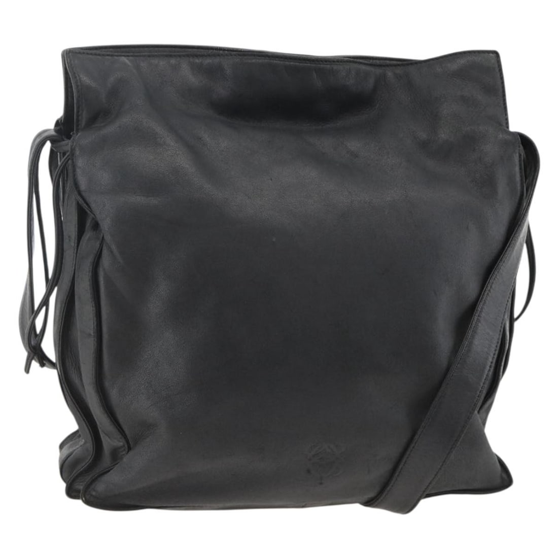 LOEWE Black Leather Shoulder Bag Made in Spain: LOEWE Black Leather Shoulder Bag Made in Spain LOEWE shoulder bag in black leather, made in Spain. The bag measures approximately 27 cm W x 28 cm H x 6 cm D, with a shoulder drop of approximately 35-3