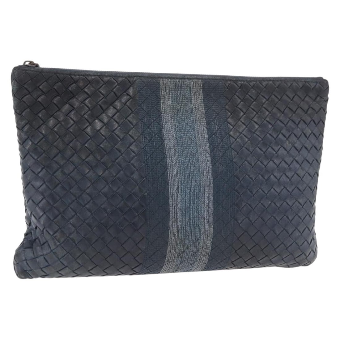 Bottega Veneta Intrecciato Leather Clutch in Navy: Bottega Veneta Intrecciato Leather Clutch in Navy Bottega Veneta Intrecciato clutch bag in navy leather. This women's clutch is made in Italy and features the brand's signature woven design. Condition