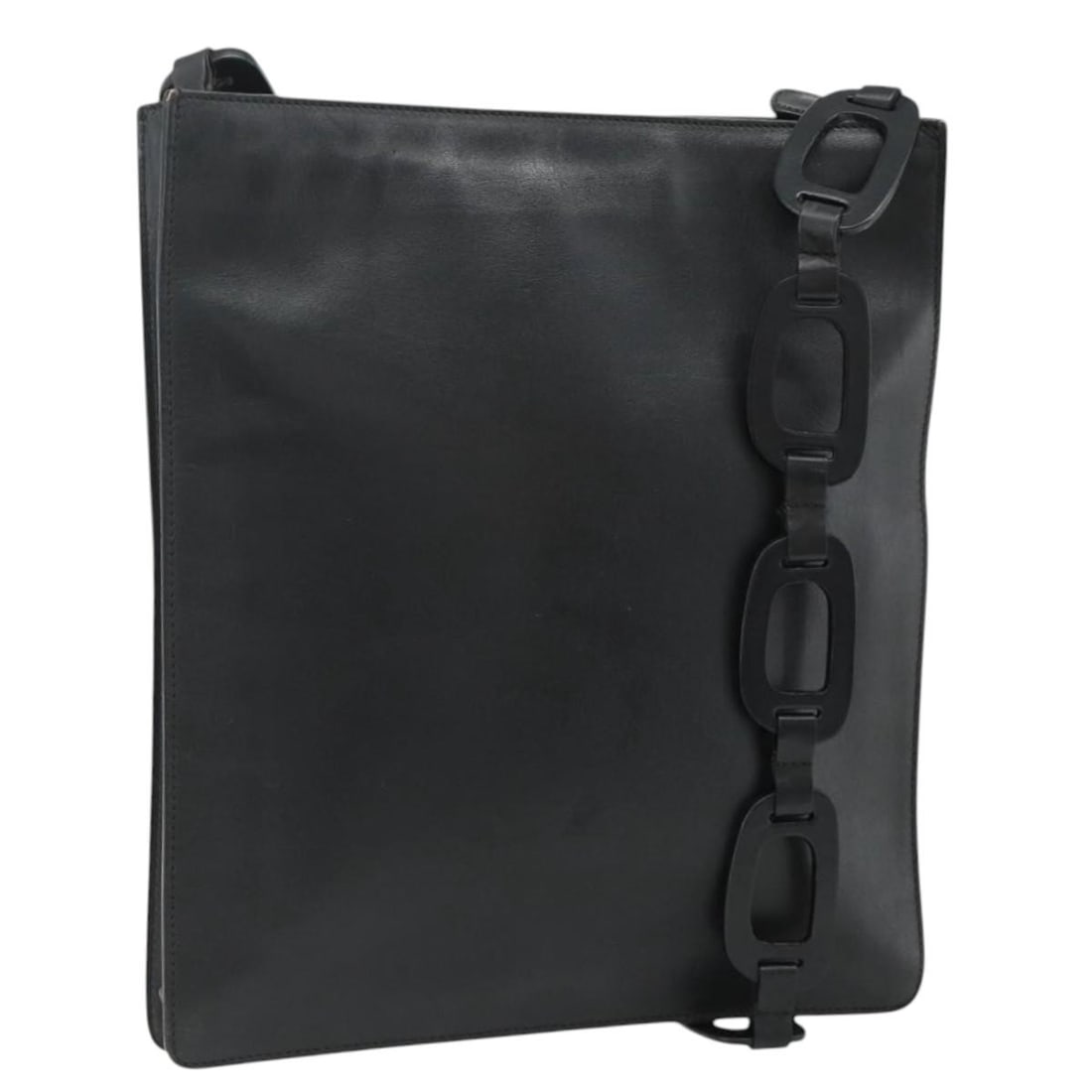 Gucci Black Leather Shoulder Bag 001 2122 1821 Italy: Gucci Black Leather Shoulder Bag 001 2122 1821 Italy This GUCCI shoulder bag is crafted from black leather and features a classic design with a single shoulder strap. The bag measures approximately 10