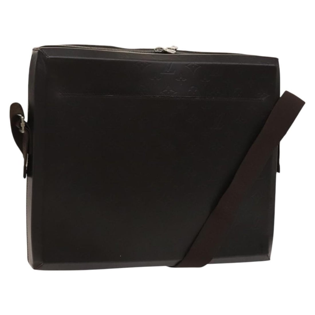 Louis Vuitton M46530 Steve Shoulder Bag Monogram Canvas Brown France: Louis Vuitton M46530 Steve Shoulder Bag Monogram Canvas Brown France Louis Vuitton Monogram Lace Steve Shoulder Bag in brown Monogram Canvas, made in France. This women's shoulder bag features a Monog