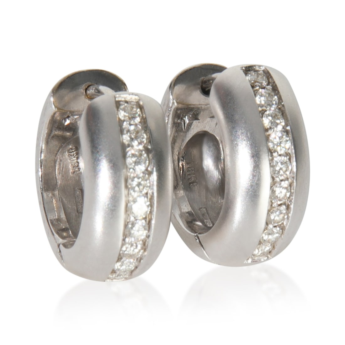 18k White Gold Earrings with Round Brilliant Diamonds by H Stern: 18k White Gold Earrings with Round Brilliant Diamonds by H Stern These H. Stern earrings are crafted from 18k white gold and feature round brilliant-cut diamonds with a total side stone weight of 0.30