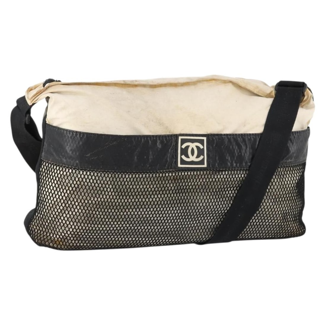 Chanel CC White Vinyl Shoulder Bag Made in Italy: Chanel CC White Vinyl Shoulder Bag Made in Italy CHANEL shoulder bag in white vinyl, made in Italy. The bag measures approximately W50 x H38 x D13 cm, with a shoulder drop of approximately 30 to 60 cm