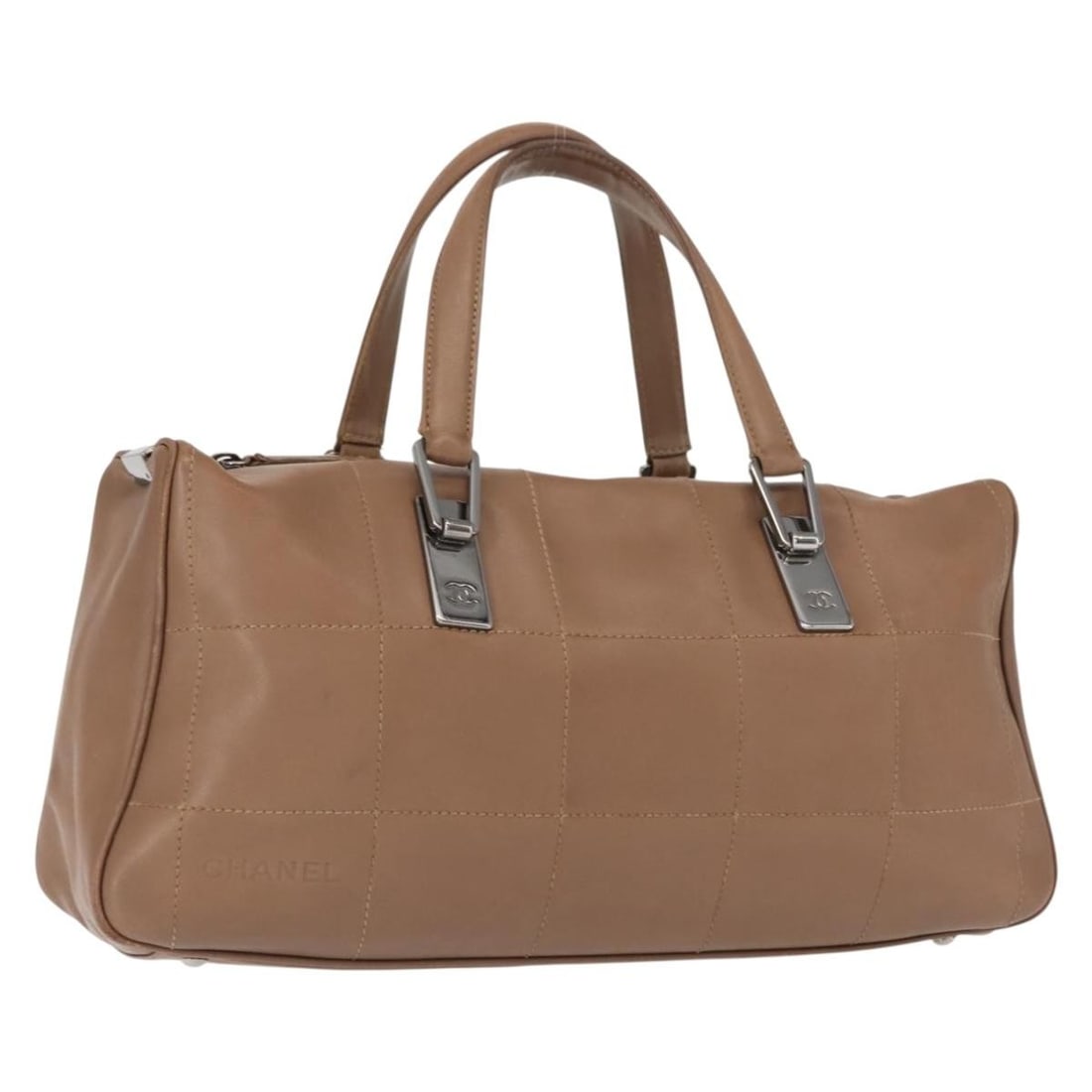 CHANEL Choco Bar Lambskin Handbag Brown Silver Italy Auth 149307: CHANEL Choco Bar Lambskin Handbag Brown Silver Italy Auth 149307 This authentic CHANEL Choco Bar Hand Bag, crafted from luxurious lamb skin, showcases a stunning brown and silver color combination. Me