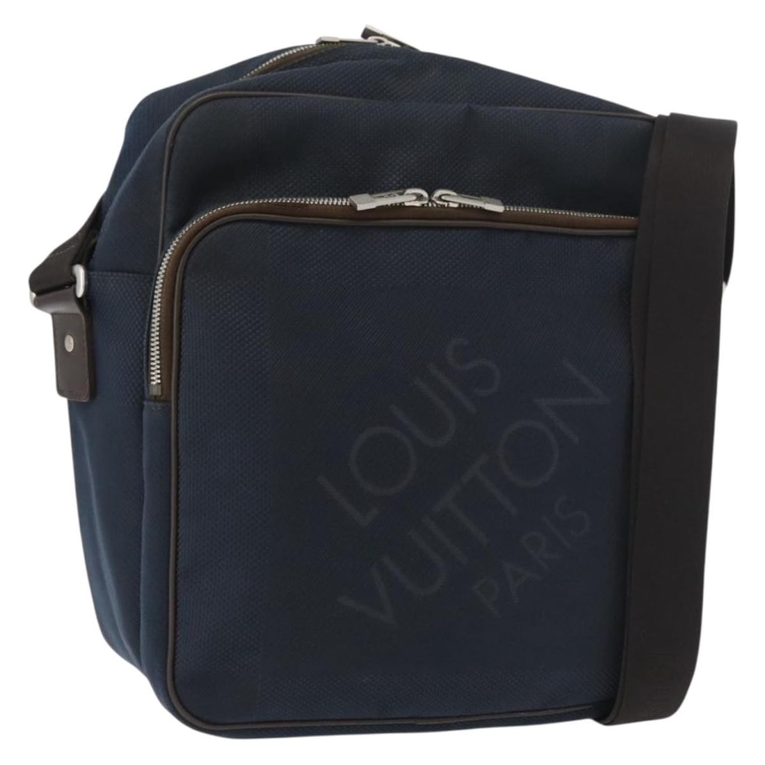 Louis Vuitton N41159 Damier Geant Blue Canvas Shoulder Bag: Louis Vuitton N41159 Damier Geant Blue Canvas Shoulder Bag Louis Vuitton Damier Geant Pilot shoulder bag in blue Damier Geant canvas. Made in France, this women's shoulder bag features an adjustable s