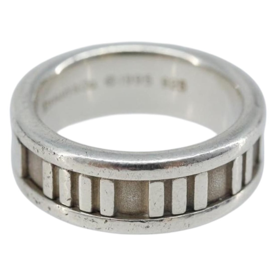 Tiffany and Co Silver 925 Women's Ring Size 10 Italian Made: Tiffany and Co Silver 925 Women's Ring Size 10 Italian Made This Tiffany & Co. women's ring is crafted from Ag925 silver and features a classic design in a silver color. The ring is in heavily used co