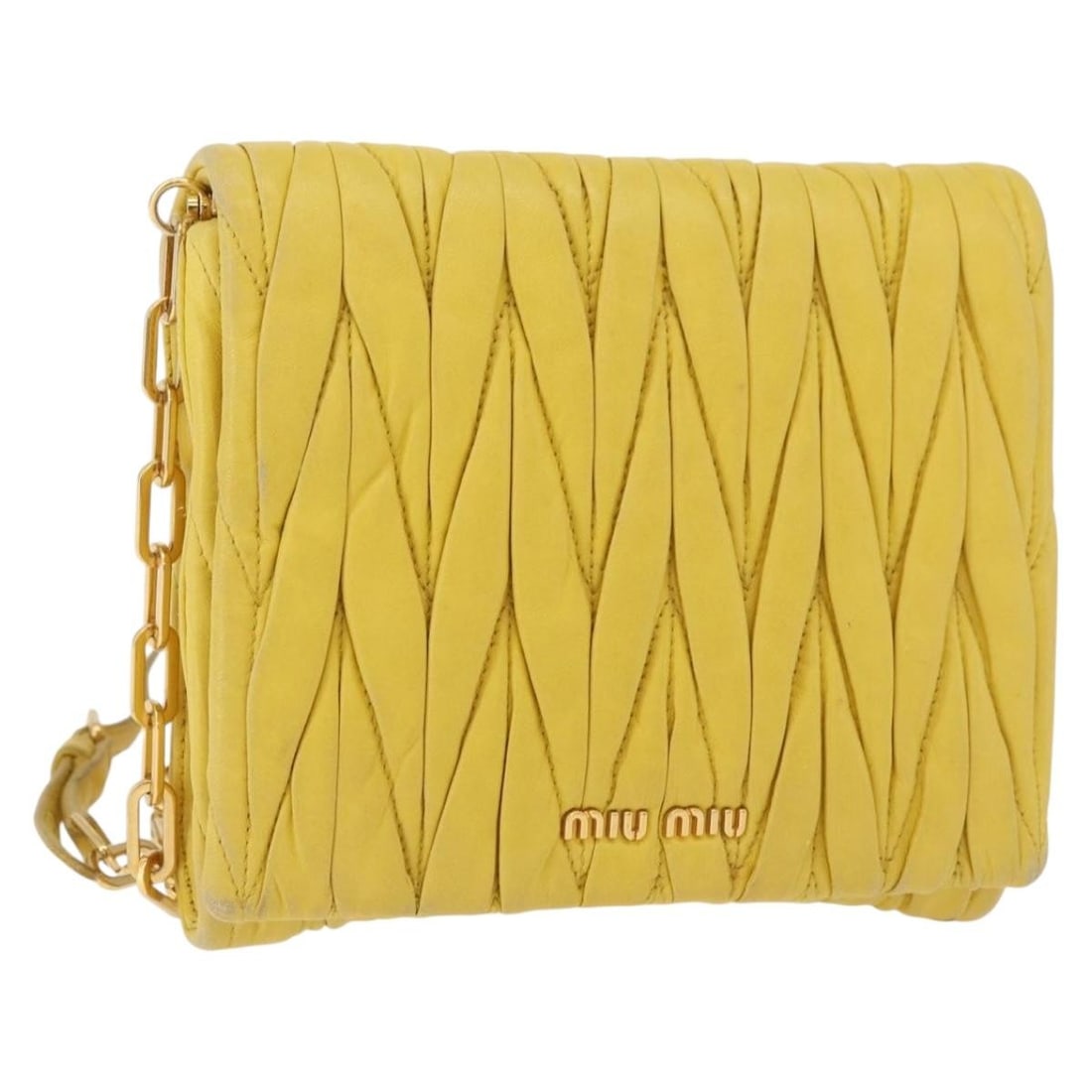 Miu Miu Yellow Gold Leather Matelasse Shoulder Bag Auth 178934A: Miu Miu Yellow Gold Leather Matelasse Shoulder Bag Auth 178934A This Miu Miu Matelasse chain shoulder bag features a stylish yellow and gold leather exterior with a compact silhouette. Designed for wo