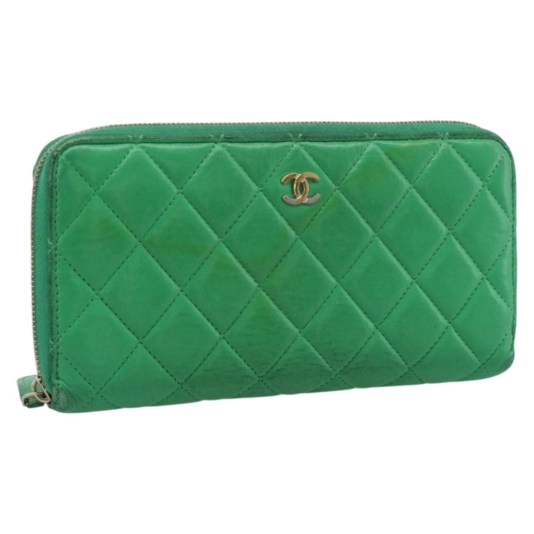 Chanel Matelasse Lambskin Long Wallet Green Gold CC: Chanel Matelasse Lambskin Long Wallet Green Gold CC Chanel Matelasse long wallet in green and gold lamb skin, made in France. The wallet is described as heavily used and shows rubbing, stains, slight 