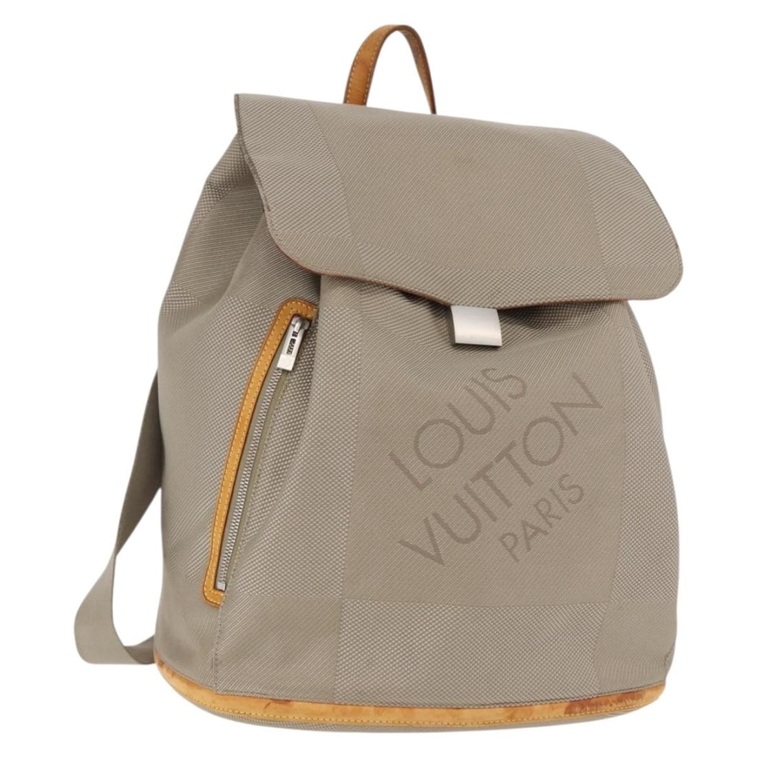 Louis Vuitton M93055 Damier Geant Canvas Backpack Tail: Louis Vuitton M93055 Damier Geant Canvas Backpack Tail Louis Vuitton Damier Geant Pionie backpack in Tail color, made from canvas and crafted in France. The bag measures approximately W33 cm x H40 cm 