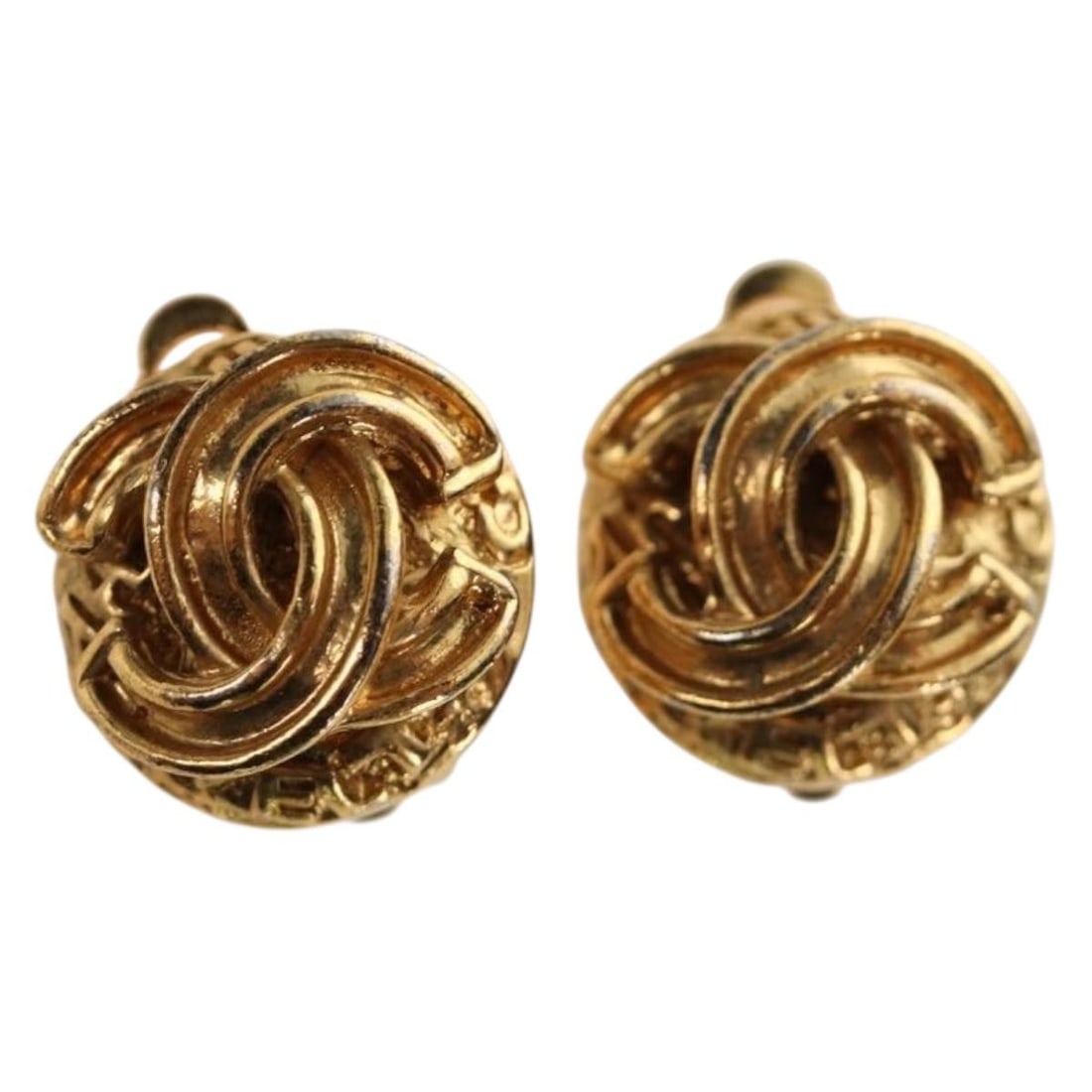 CHANEL CC Coco Mark Gold Tone Metal Earring France: CHANEL CC Coco Mark Gold Tone Metal Earring France CHANEL COCO Mark earrings in gold tone metal, made in France. The listing includes only the item shown in the photo and does not include the original