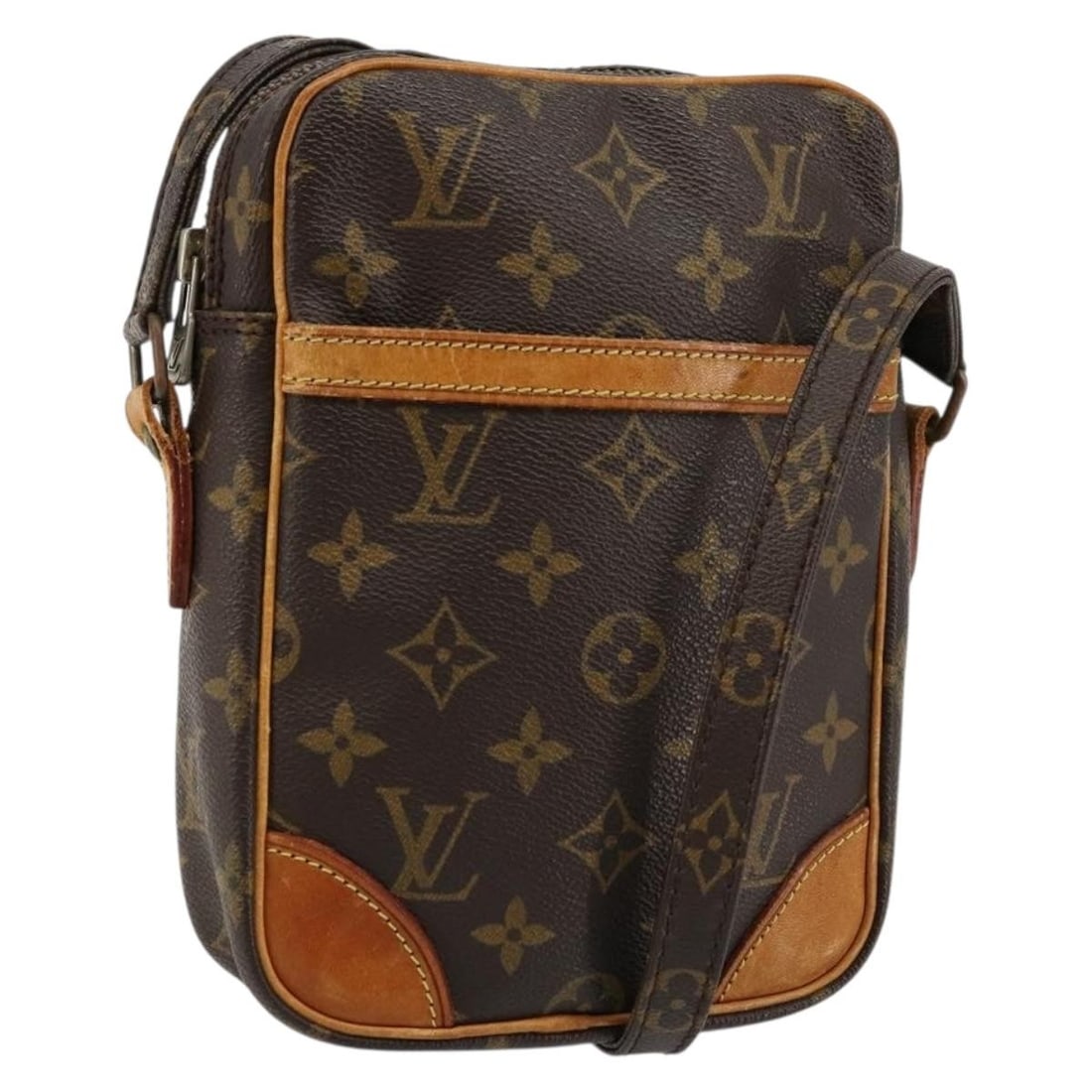 Louis Vuitton M45266 Monogram Canvas Danube bag: Louis Vuitton M45266 Monogram Canvas Danube bag This Louis Vuitton Monogram Danube Shoulder Bag, model M45266, features the iconic Monogram Canvas exterior and is designed for women. The bag measures 