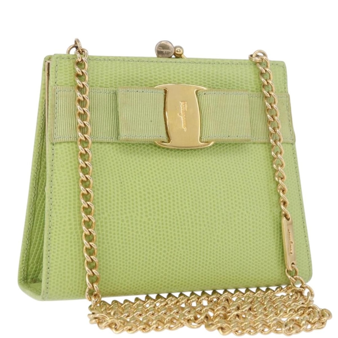 Leather Shoulder Bag Salvatore Ferragamo Vala Chain Green Gold Auth: Leather Shoulder Bag Salvatore Ferragamo Vala Chain Green Gold Auth Salvatore Ferragamo Vala Chain Shoulder Bag in leather with a green and gold color scheme. This women's shoulder bag was made in Ita