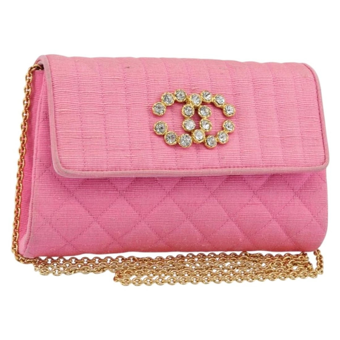 CHANEL Matelasse Satin Shoulder Bag Gold Pink CC Chain: CHANEL Matelasse Satin Shoulder Bag Gold Pink CC Chain CHANEL Matelasse chain shoulder bag in satin with a gold and pink exterior. Made in Italy, this women's shoulder bag comes with a guarantee card 