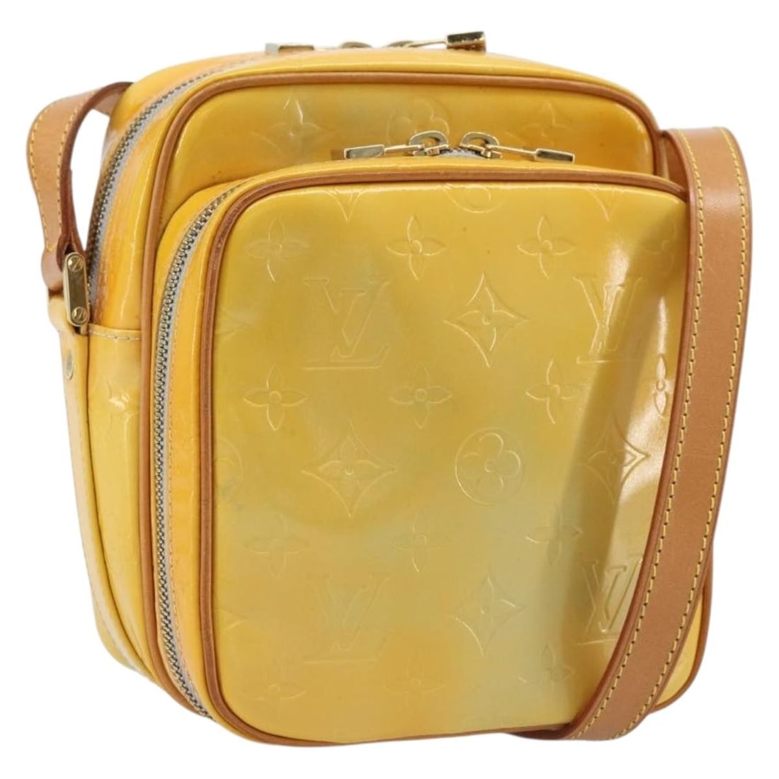 Louis Vuitton Wooster Shoulder Bag Monogram Vernis Gris Patent Leather M91036: Louis Vuitton Wooster Shoulder Bag Monogram Vernis Gris Patent Leather M91036 Louis Vuitton Monogram Vernis Wooster shoulder bag in Gris, made from patent leather. This pre-owned bag was made in Franc