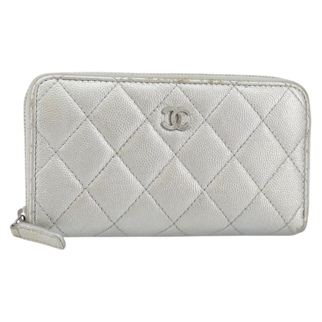 CHANEL CC Long Wallet Silver Caviar Skin Italy: CHANEL CC Long Wallet Silver Caviar Skin Italy A Chanel Matelasse long wallet in silver caviar skin with a grained calf skin texture. It is made in Italy and measures approximately W15 cm x H8 cm x D2