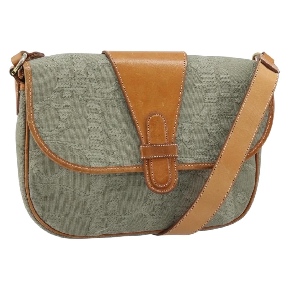 Christian Dior Gray Gold Trotter Canvas Women Shoulder Bag France: Christian Dior Gray Gold Trotter Canvas Women Shoulder Bag France This Christian Dior Trotter Canvas Shoulder Bag features a gray and gold color scheme with the iconic Trotter canvas exterior. Designe