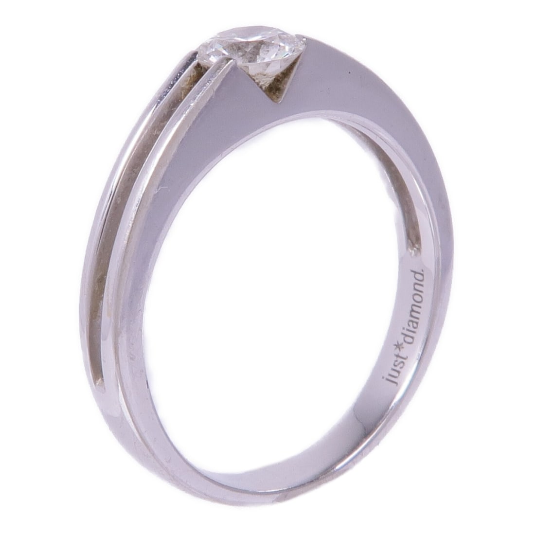 18K White Gold Diamond Ring JEWELRY Size 7.75: 18K White Gold Diamond Ring JEWELRY Size 7.75 A women's ring in 18K white gold with diamond accents. The piece is size 7.75 and features a clear finish/color. It includes a certificate and is describe