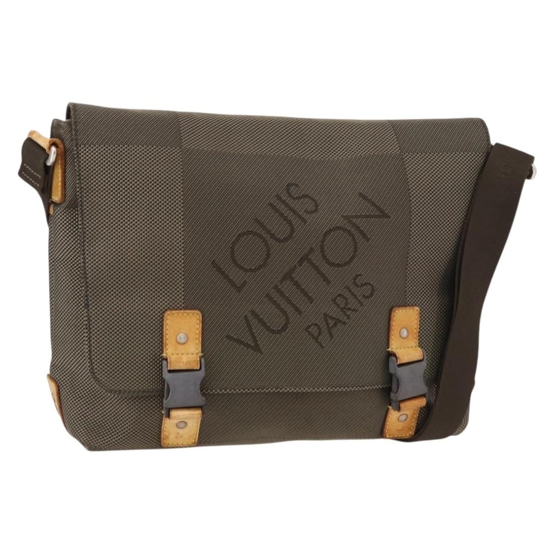 Louis Vuitton Damier Geant Tail Canvas M93077 Shoulder Bag: Louis Vuitton Damier Geant Tail Canvas M93077 Shoulder Bag This is a Louis Vuitton Damier Geant Roux shoulder bag in the Tail color, crafted from Damier Geant canvas. The bag is heavily used, showing 