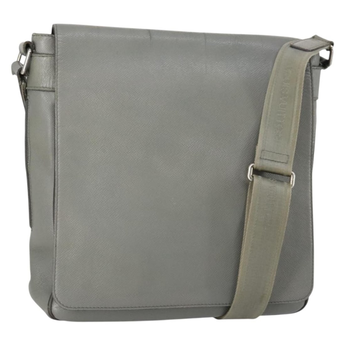 LOUIS VUITTON Taiga Roman MM Shoulder Bag Gray M32623 Auth: LOUIS VUITTON Taiga Roman MM Shoulder Bag Gray M32623 Auth The LOUIS VUITTON Taiga Roman MM Shoulder Bag in a sophisticated Gray/Gracie color is a stylish and practical accessory. Crafted from durable