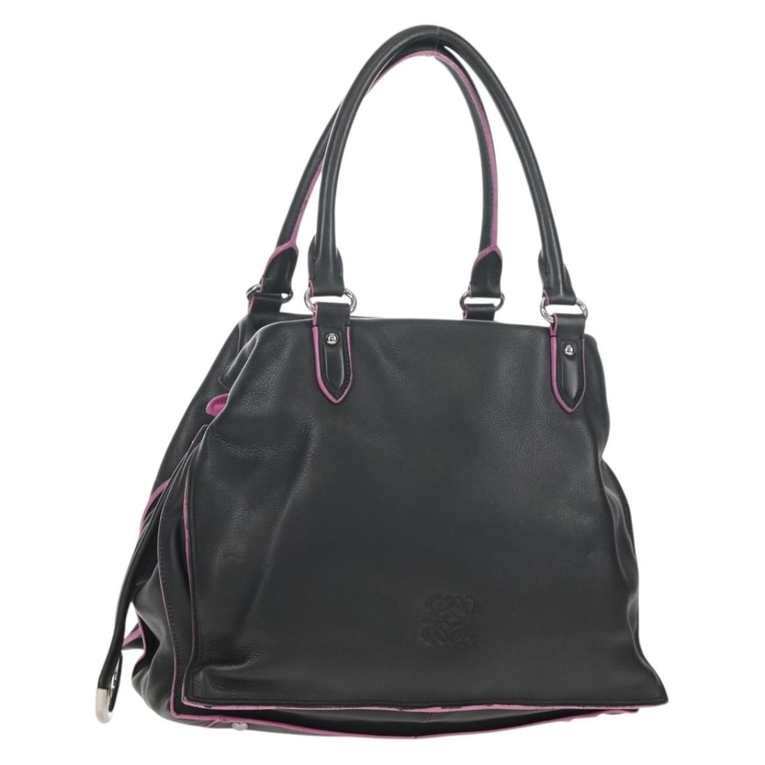 LOEWE Flamenco Leather Hand Bag Black Silver Authentic: LOEWE Flamenco Leather Hand Bag Black Silver Authentic This LOEWE Flamenco Hand Bag showcases a sophisticated blend of black and silver leather, expertly crafted in Spain. With a sleek design, it feat