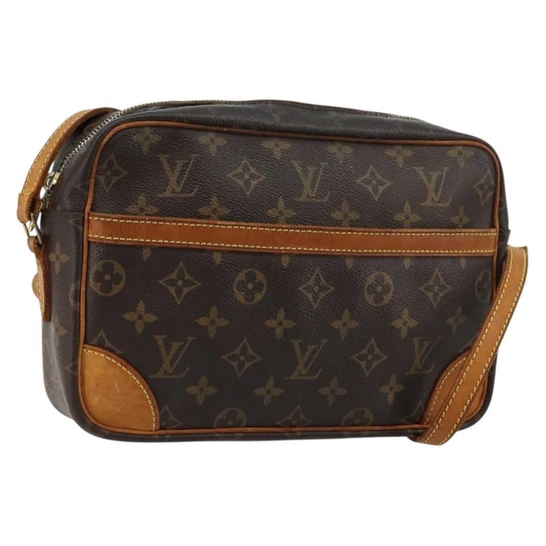 Louis Vuitton Trocadero 27 Monogram Canvas Shoulder Bag M51274: Louis Vuitton Trocadero 27 Monogram Canvas Shoulder Bag M51274 This is a Louis Vuitton Monogram Trocadero 27 shoulder bag crafted from signature monogram canvas. The bag features a spacious interior a