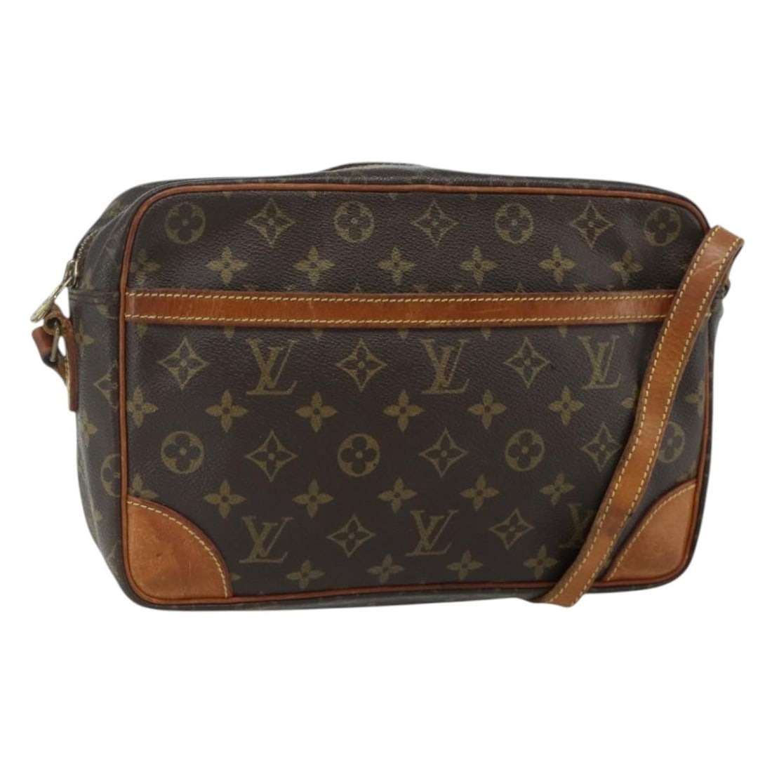 Louis Vuitton Trocadero 30 Monogram Canvas Shoulder Bag M51272: Louis Vuitton Trocadero 30 Monogram Canvas Shoulder Bag M51272 This Louis Vuitton Monogram Trocadero 30 Shoulder Bag (model M51272) is crafted from the brand's iconic monogram canvas. Designed for wom