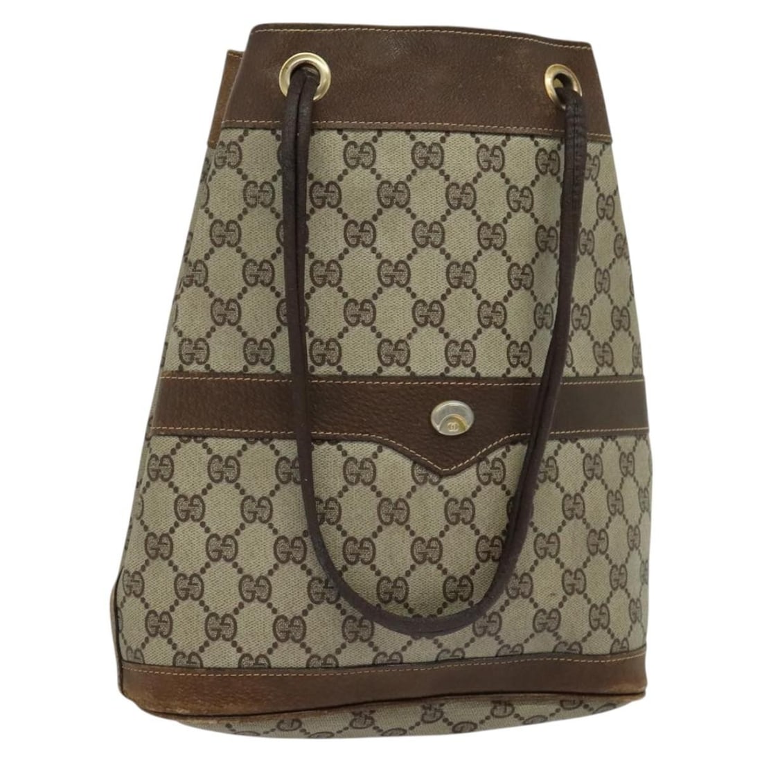 Beige GG Supreme PVC Leather Shoulder Bag by Gucci: Beige GG Supreme PVC Leather Shoulder Bag by Gucci This is a Gucci GG Supreme shoulder bag crafted from beige PVC leather and GG canvas. Designed for women, the bag features a shoulder strap with a dr