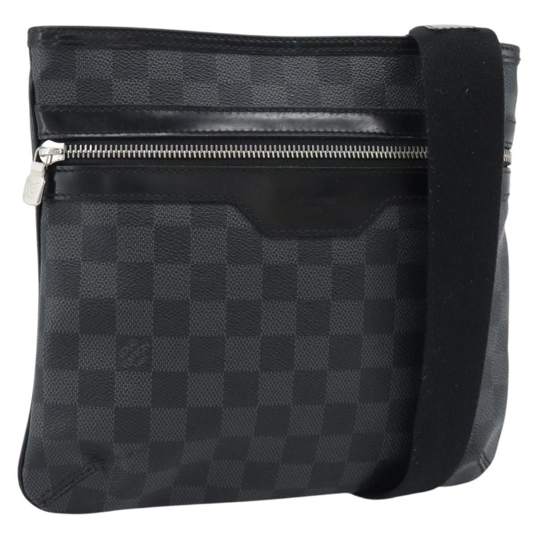 Louis Vuitton Tomas Shoulder Bag Damier Graphite Canvas N58028: Louis Vuitton Tomas Shoulder Bag Damier Graphite Canvas N58028 Louis Vuitton Damier Graphite Tomas Shoulder Bag in Damier Graphite canvas, made in France. The bag measures approximately W24 x H23 x D3