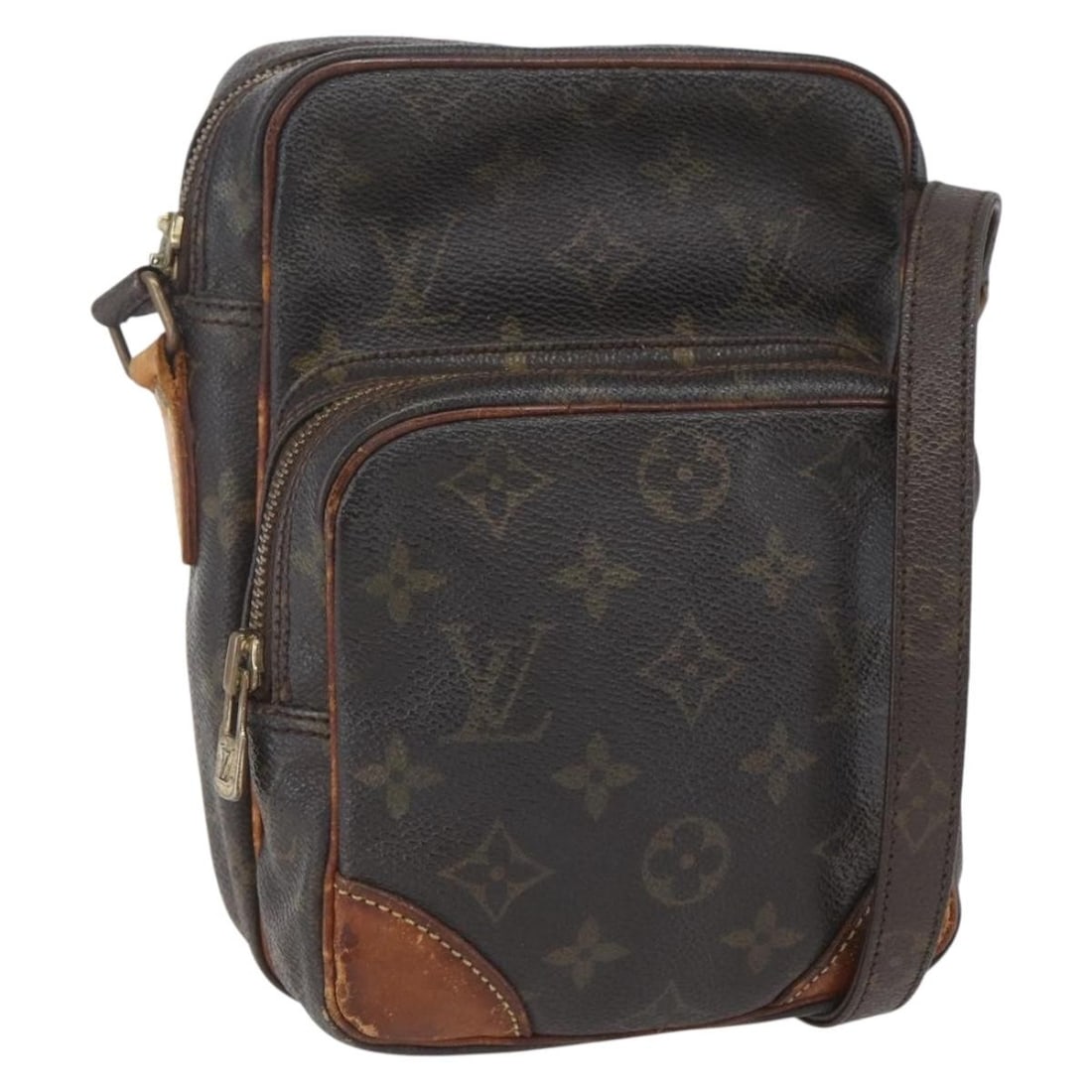 Louis Vuitton Amazon Monogram Canvas Shoulder Bag M45236 France: Louis Vuitton Amazon Monogram Canvas Shoulder Bag M45236 France This is a Louis Vuitton Monogram Amazon Shoulder Bag, crafted from signature monogram canvas with a classic monogram exterior. Designed 