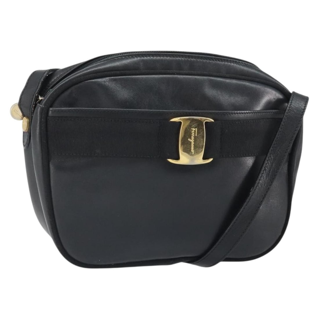 Black Leather Salvatore Ferragamo Vala Shoulder Bag with Gold Hardware: Black Leather Salvatore Ferragamo Vala Shoulder Bag with Gold Hardware This Salvatore Ferragamo Vala shoulder bag features a black leather exterior accented with gold hardware. Crafted in Italy, the b