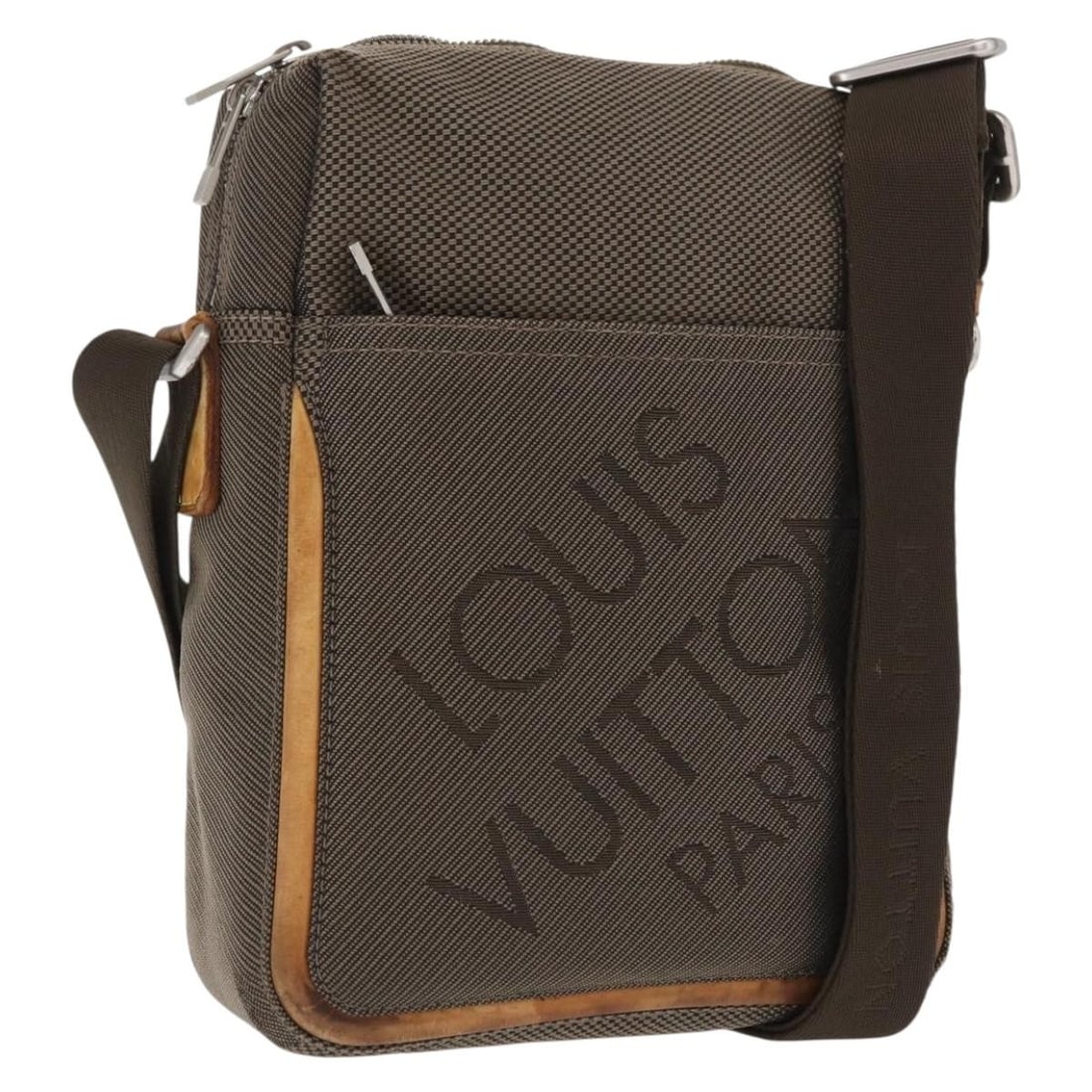 Louis Vuitton Sitadan Damier Geant Canvas Beige Shoulder Bag M93041: Louis Vuitton Sitadan Damier Geant Canvas Beige Shoulder Bag M93041 This is a Louis Vuitton Damier Geant Sitadan shoulder bag in beige and sabre. The bag is crafted from Damier Geant canvas and featur