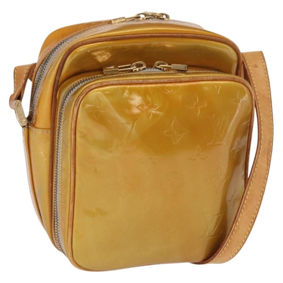 Louis Vuitton Wooster Monogram Vernis Patent Leather Shoulder Bag Gris M91036: Louis Vuitton Wooster Monogram Vernis Patent Leather Shoulder Bag Gris M91036 This Louis Vuitton Monogram Vernis Wooster Shoulder Bag in Gris is crafted from patent leather and features a compact silh