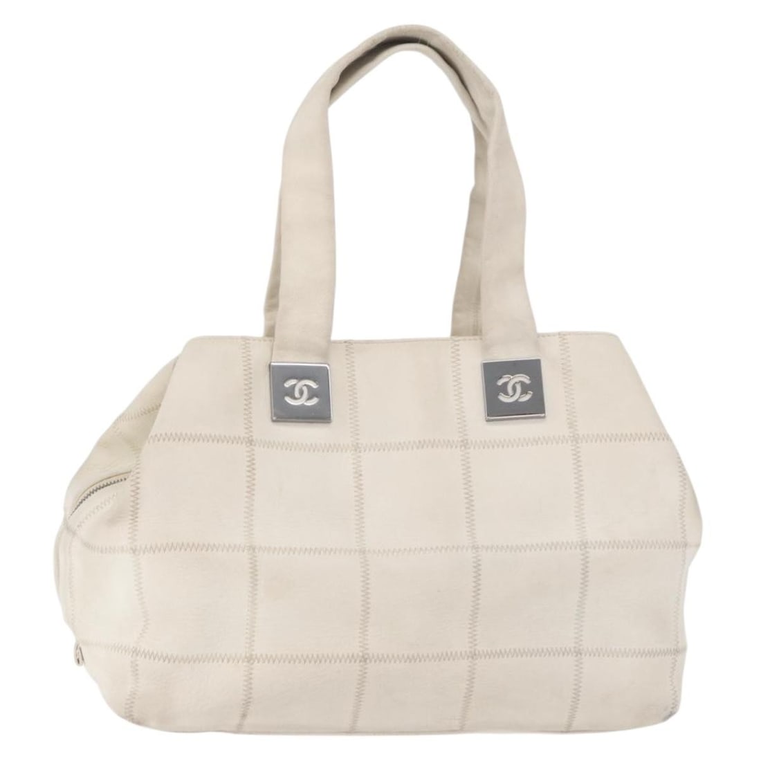 Chanel Choco Bar White Leather Handbag Silver CC Italy: Chanel Choco Bar White Leather Handbag Silver CC Italy A CHANEL Choco Bar hand bag in white and silver leather, made in Italy. The bag features a structured silhouette with a handle drop of approximat