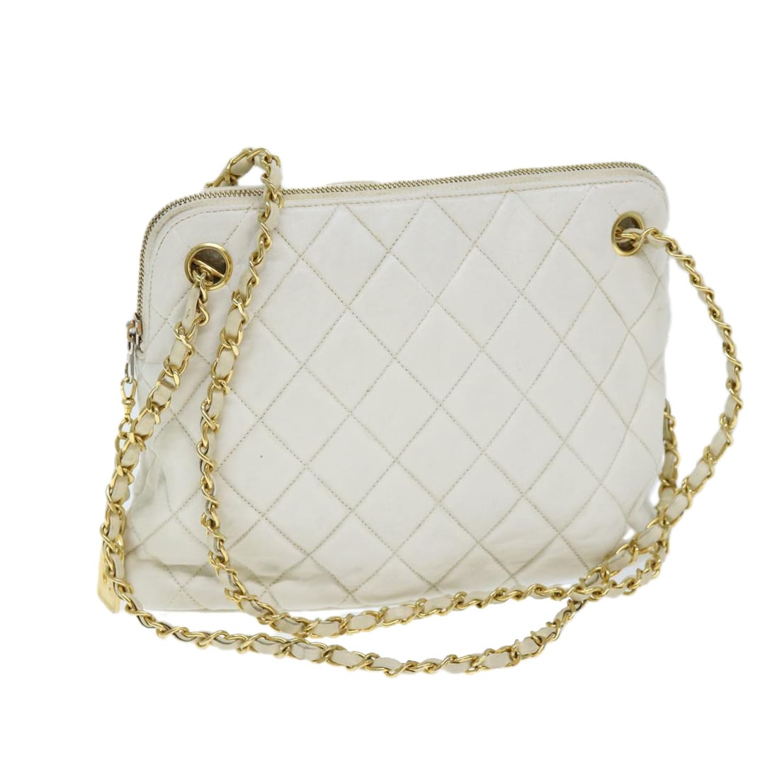 CHANEL CC White Leather Matelasse Shoulder Bag with Chain: CHANEL CC White Leather Matelasse Shoulder Bag with Chain CHANEL Matelasse chain shoulder bag in white leather, made in Italy. It features a shoulder strap with an approximate 11.8 inch (30 cm) drop a