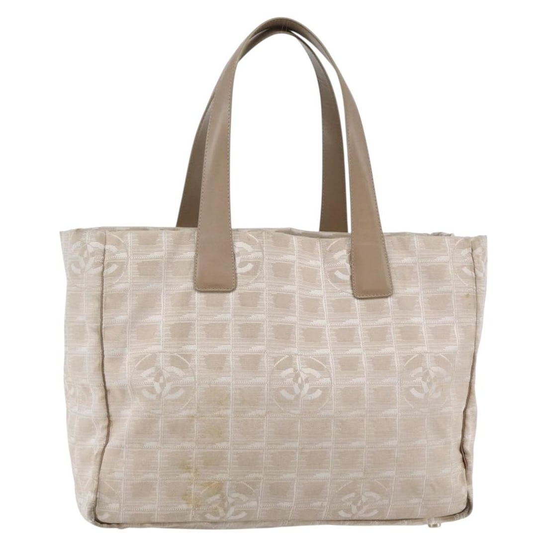 CHANEL New Travel Tote Bag Nylon Beige Gold CC Made in Italy: CHANEL New Travel Tote Bag Nylon Beige Gold CC Made in Italy This CHANEL New Travel Line Tote Bag is a stylish and practical accessory for any occasion. Crafted from durable nylon, it features a sophi