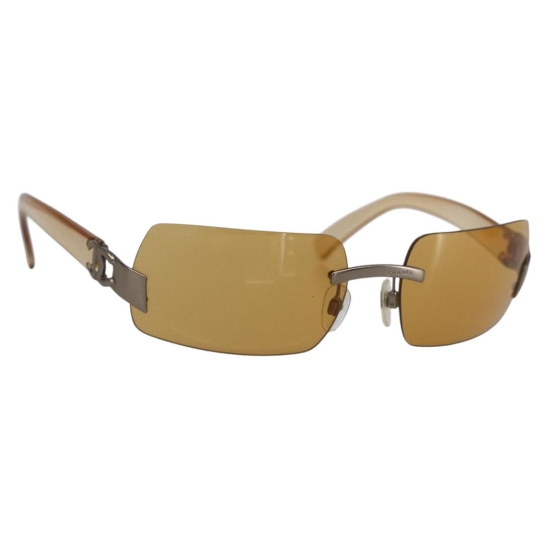 CHANEL 5916 Brown Plastic Womens Sunglasses with Case: CHANEL 5916 Brown Plastic Womens Sunglasses with Case Authentic CHANEL women's sunglasses in brown plastic with signature CC styling. Made in Italy, this pair includes a sunglass case. Condition is he