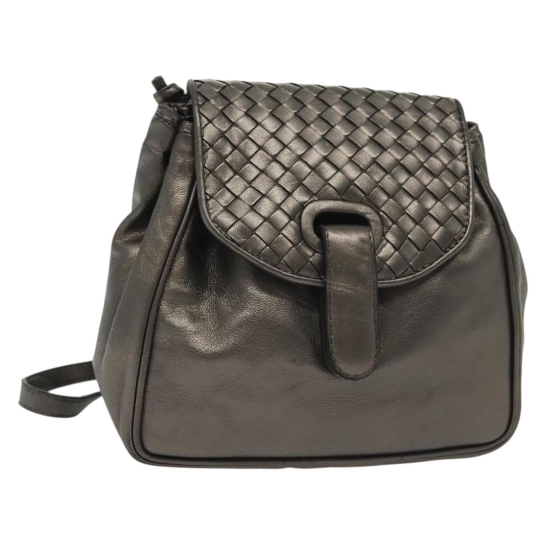 Bottega Veneta Intrecciato Leather Backpack in Silver: Bottega Veneta Intrecciato Leather Backpack in Silver Bottega Veneta Intrecciato backpack in silver leather, made in Italy. This women's backpack features the brand's Intrecciato style and measures ap