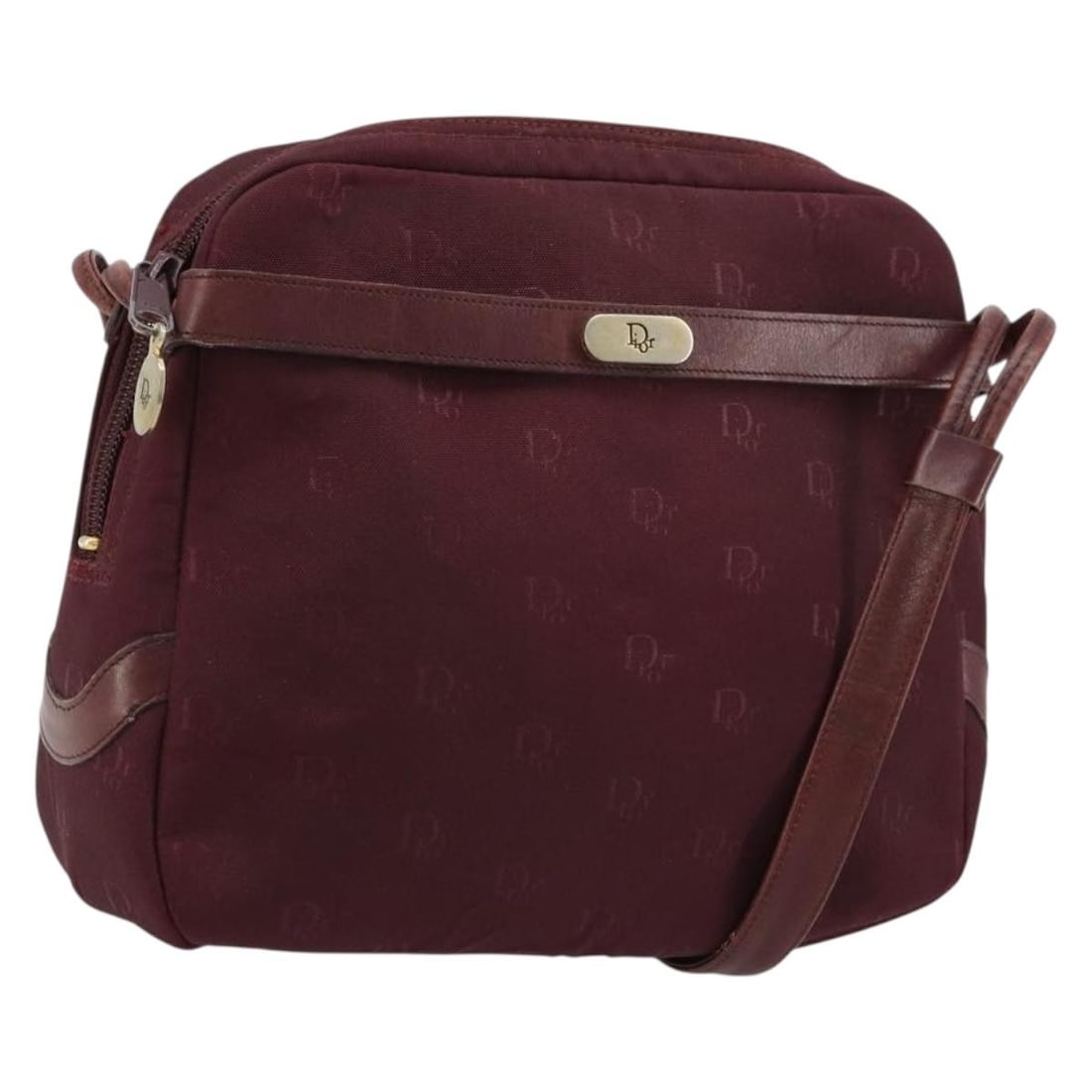 Christian Dior Bordeaux Gold Nylon Shoulder Bag France: Christian Dior Bordeaux Gold Nylon Shoulder Bag France This Christian Dior shoulder bag features a Bordeaux and gold color scheme and is crafted from nylon. Designed for women, it offers a practical s