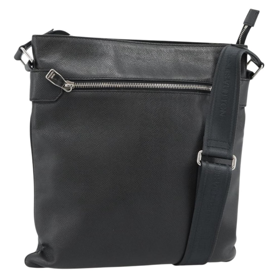 Louis Vuitton M32712 Sasha Taiga Leather Shoulder Bag Ardoise: Louis Vuitton M32712 Sasha Taiga Leather Shoulder Bag Ardoise Louis Vuitton Sasha shoulder bag in Ardoise Taiga leather. This made-in-France bag features a shoulder strap with an adjustable drop. Incl