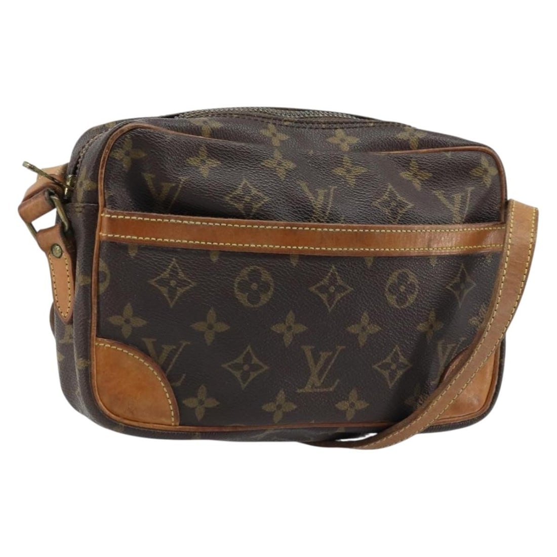 Louis Vuitton M51276 Trocadero 23 Monogram Canvas Shoulder Bag: Louis Vuitton M51276 Trocadero 23 Monogram Canvas Shoulder Bag Louis Vuitton Trocadero 23 shoulder bag in Monogram Canvas, made in France. The bag measures approximately 23 cm wide, 15 cm high, and 6 